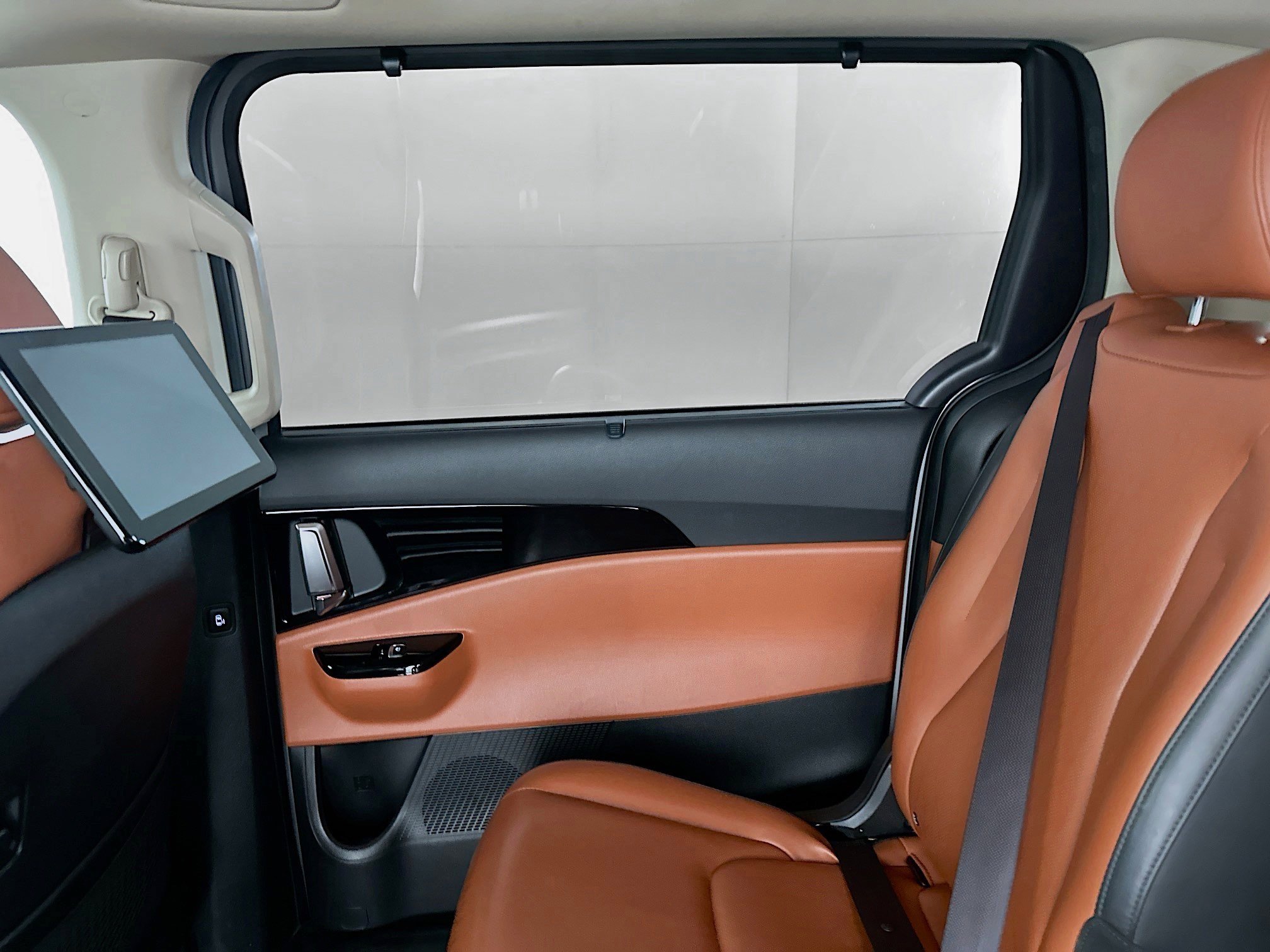 Used 2022 Kia Carnival SX image 32