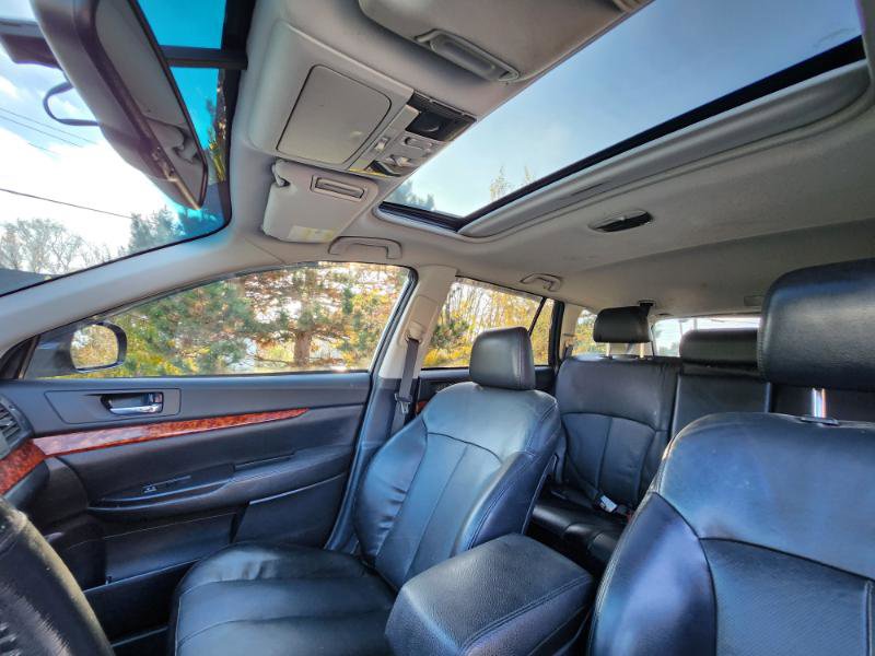 Used 2010 Subaru Outback 2.5i Limited image 11