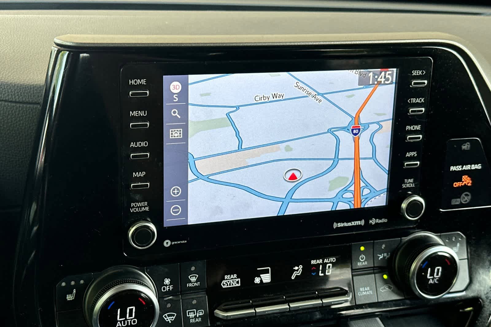 Used 2022 Toyota Highlander XLE AWD/4WD image 22