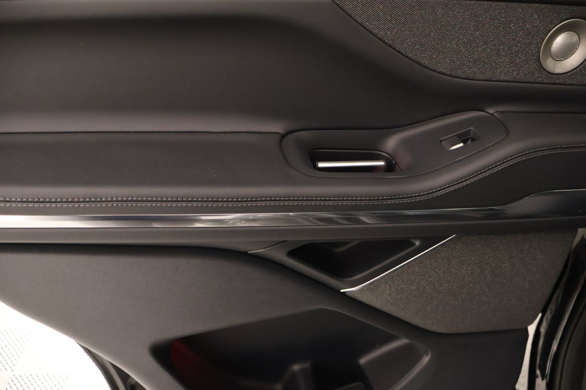 New 2026 Lincoln Navigator Reserve AWD/4WD image 18