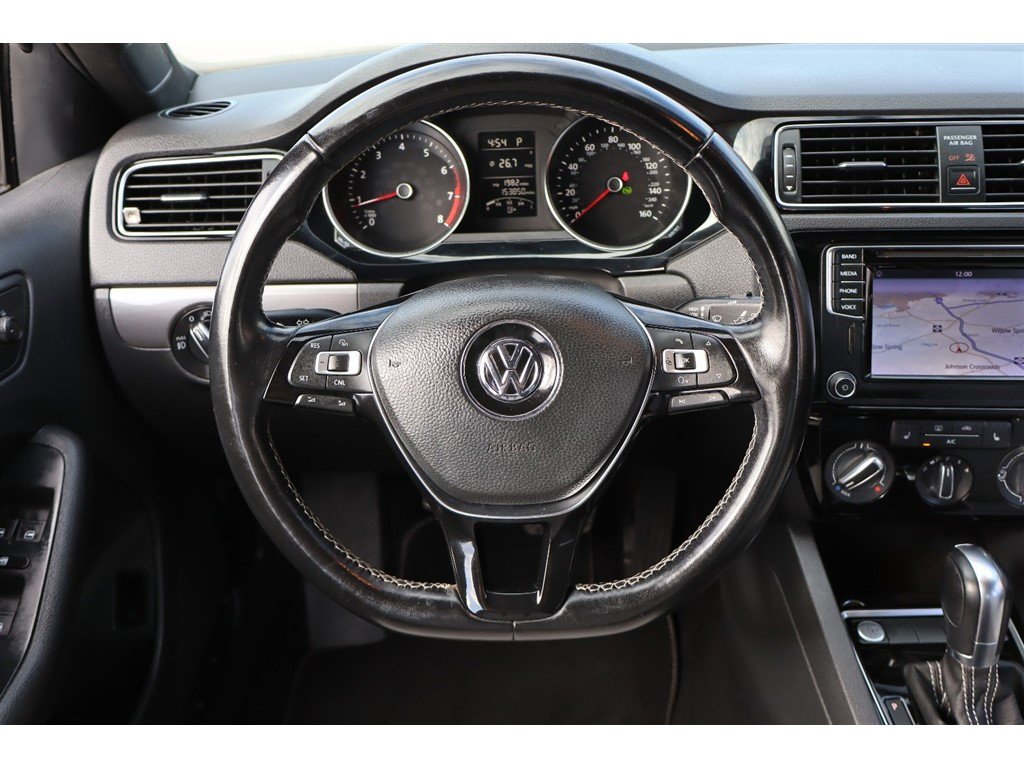 Used 2016 Volkswagen Jetta Sport image 10