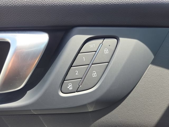 Used 2026 Buick Enclave Sport Touring w/ Power Package AWD/4WD image 13