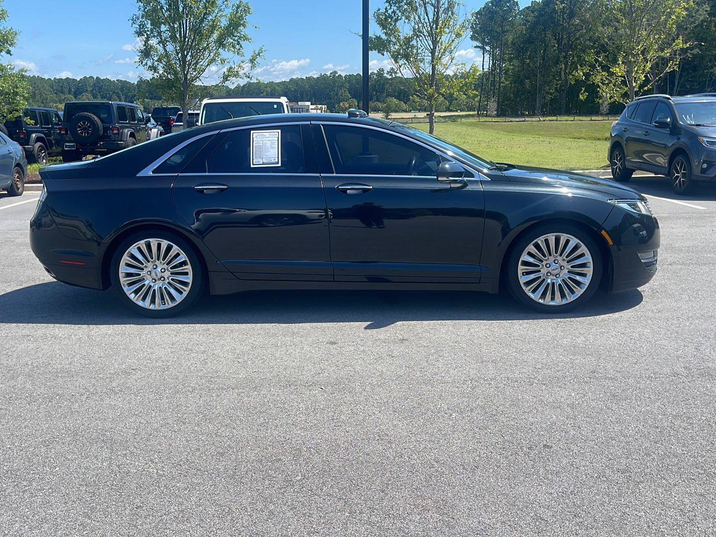 Used 2013 Lincoln MKZ FWD image 8