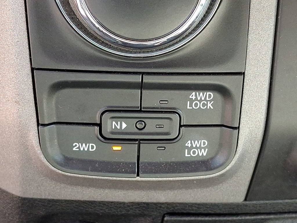 Certified 2017 RAM 1500 Express AWD/4WD image 16