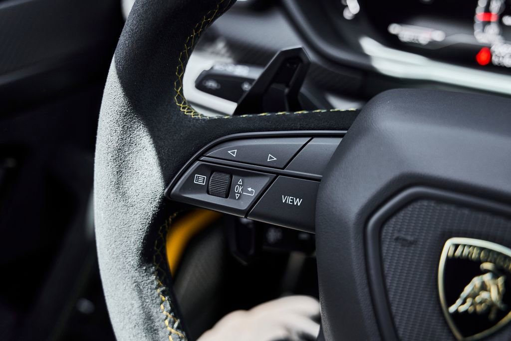 Used 2024 Lamborghini Urus Performante AWD/4WD image 68