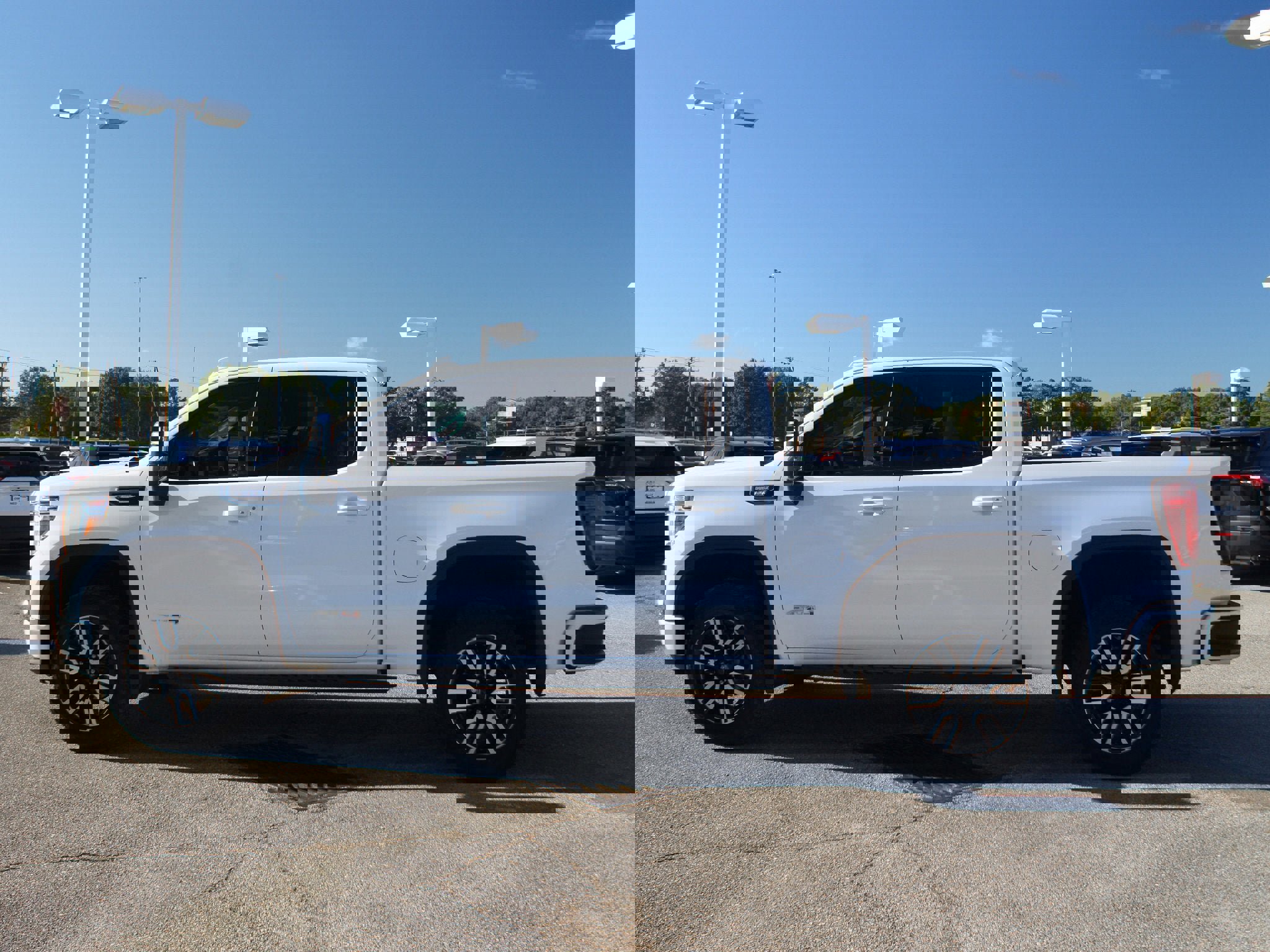 Used 2021 GMC Sierra 1500 AT4 w/ AT4 Premium Package image 13