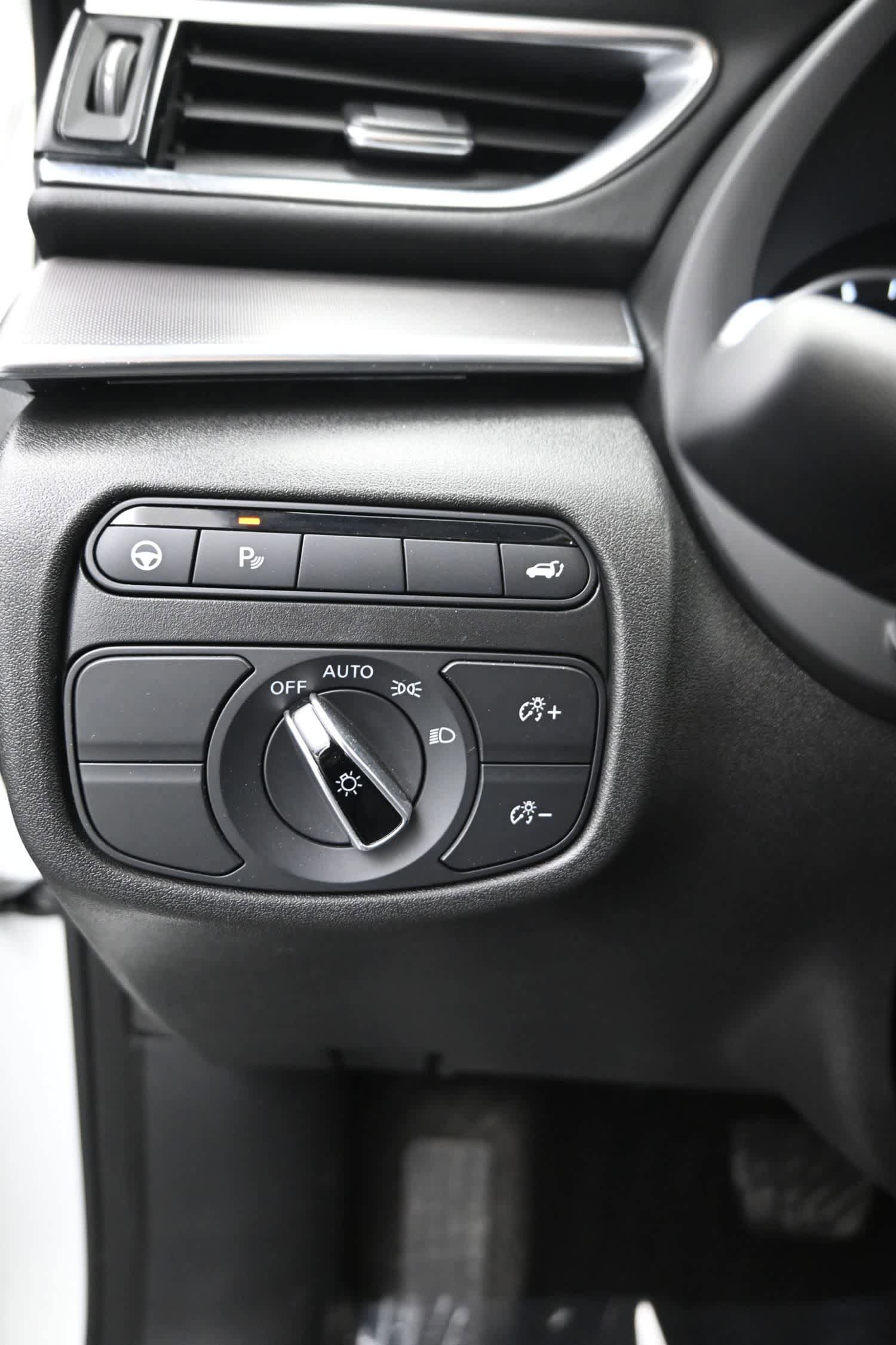 Used 2023 INFINITI QX50 Luxe image 18