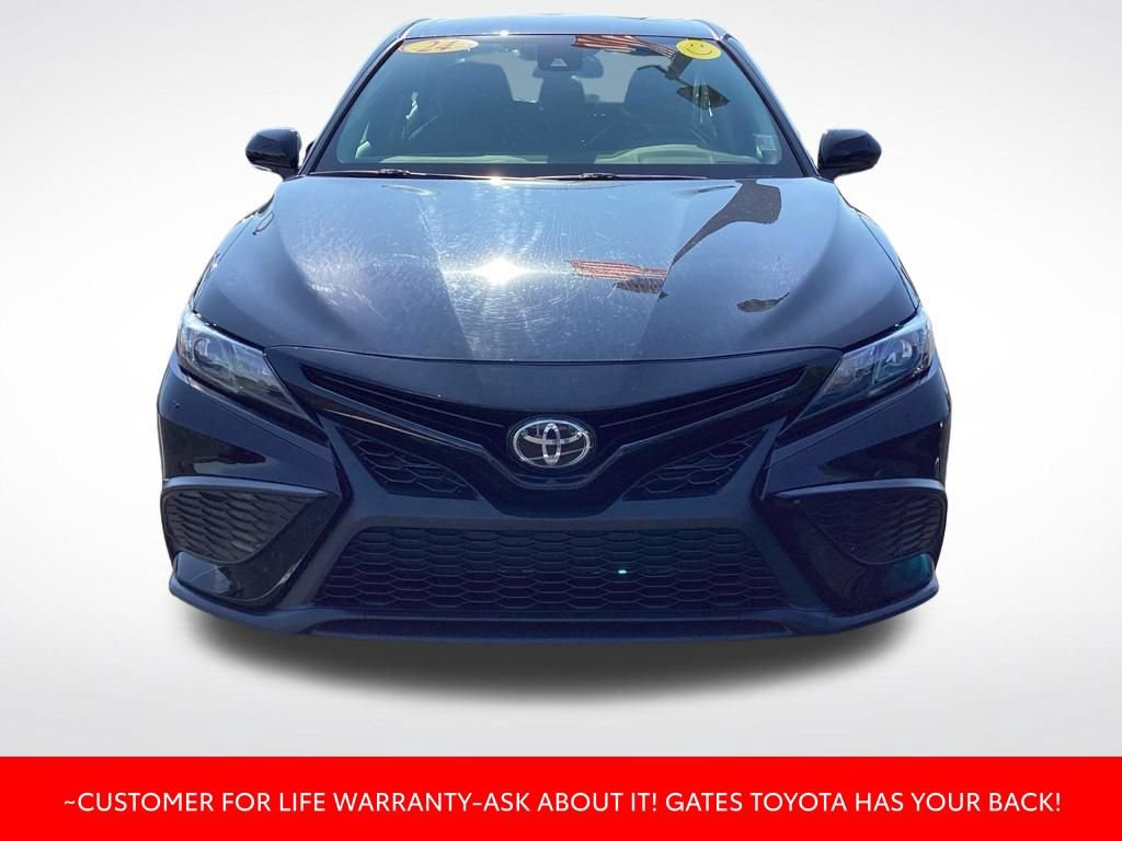 Used 2024 Toyota Camry SE FWD image 2