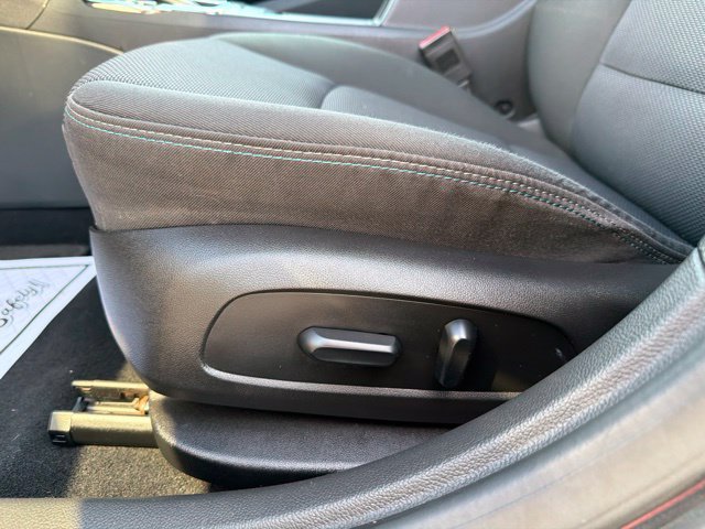Used 2016 Chevrolet Cruze LT w/ Convenience Package FWD image 14