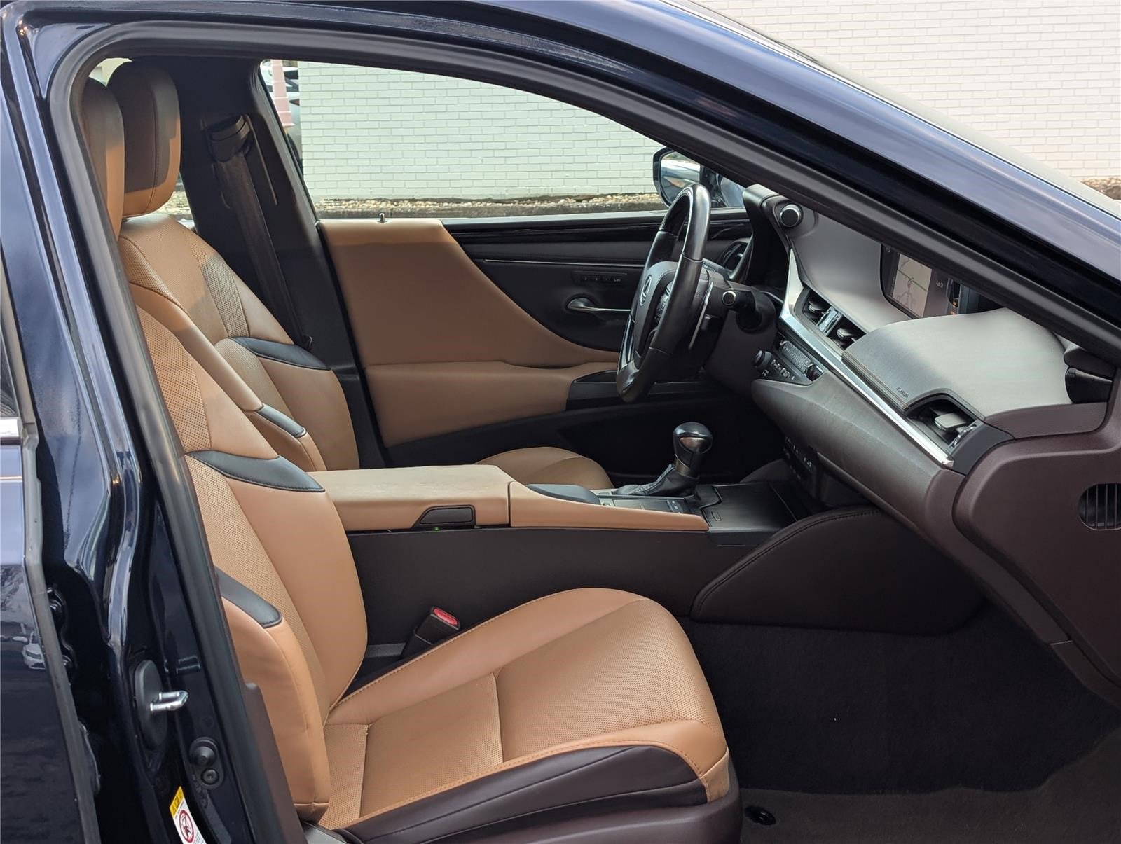 Used 2019 Lexus ES 350 w/ Premium Package FWD image 11