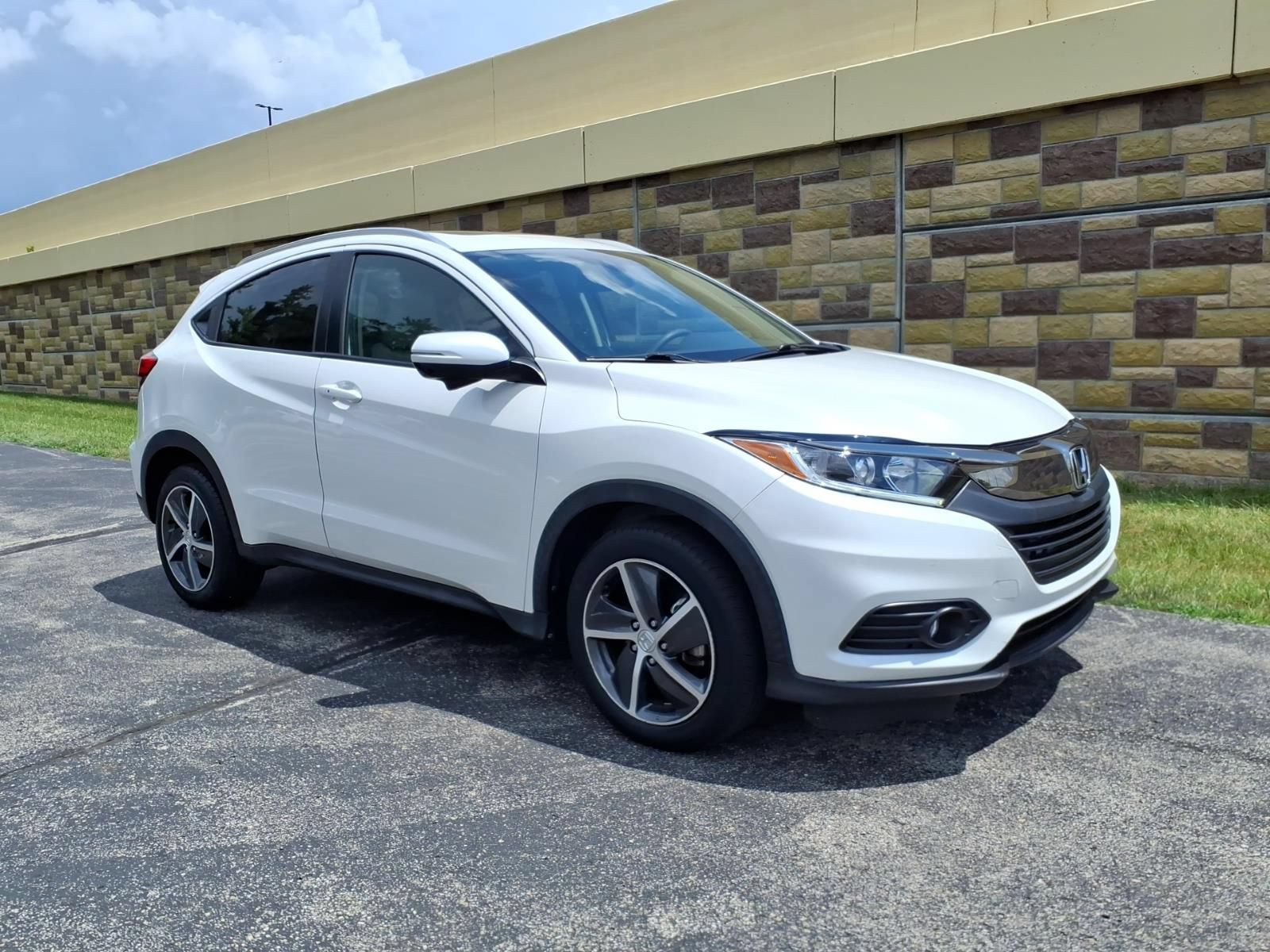 Used 2022 Honda HR-V EX image 1