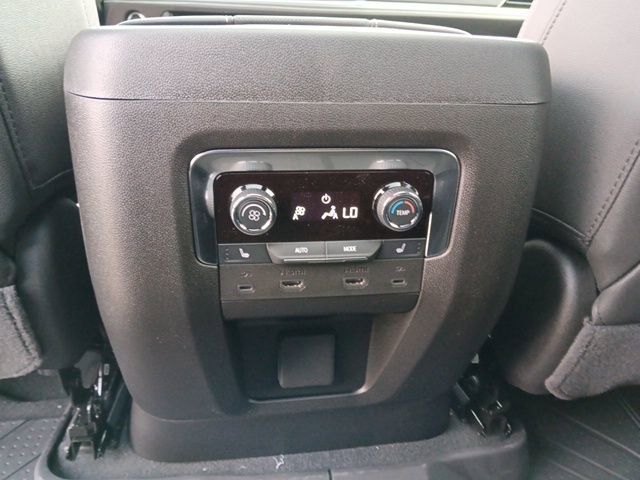 New 2026 Chevrolet Suburban Premier image 19