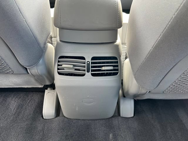 Used 2009 Kia Rondo LX FWD image 14