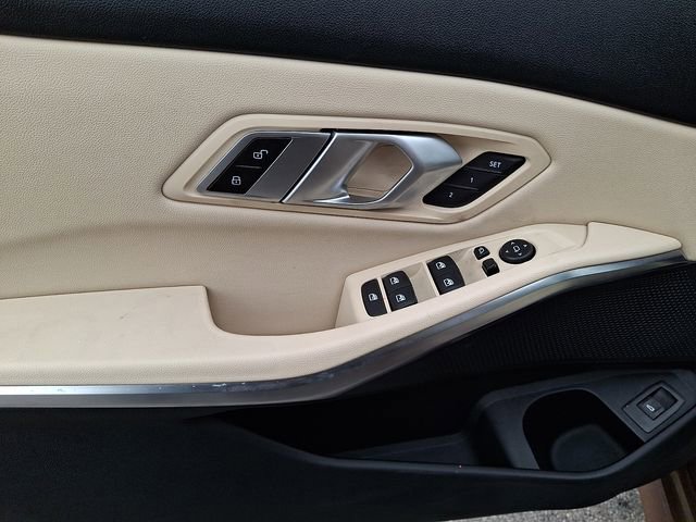 Used 2019 BMW 330i xDrive Sedan w/ Convenience Package image 16