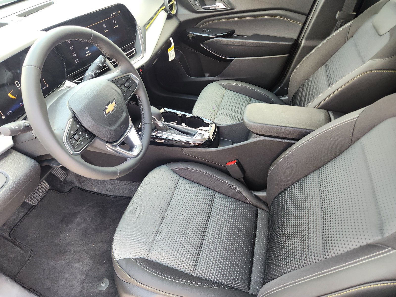 New 2026 Chevrolet Trax LT w/ LT Convenience Package FWD image 13