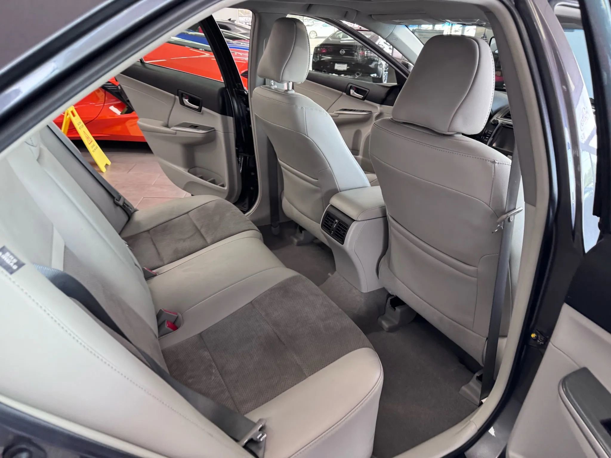 Used 2014 Toyota Camry XLE image 15