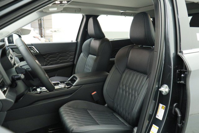 New 2026 Mitsubishi Outlander SEL FWD image 7