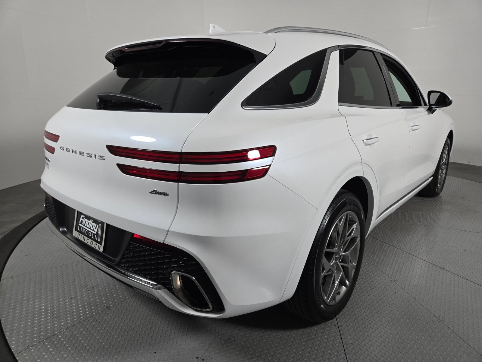 Used 2025 Genesis GV70 2.5T AWD/4WD image 4