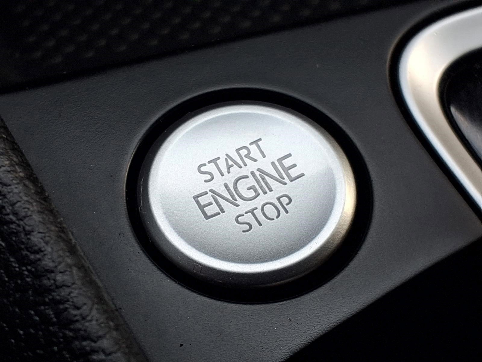 Used 2019 Volkswagen Jetta SEL Premium image 15