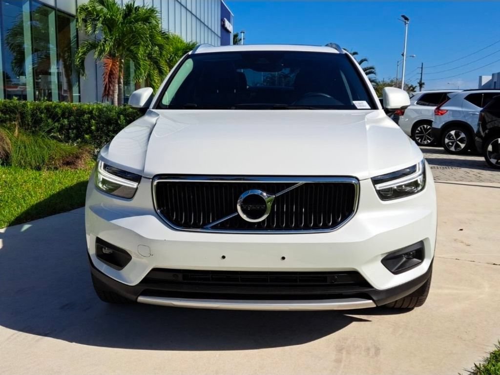 Used 2021 Volvo XC40 T5 Momentum w/ Climate Package AWD/4WD image 2