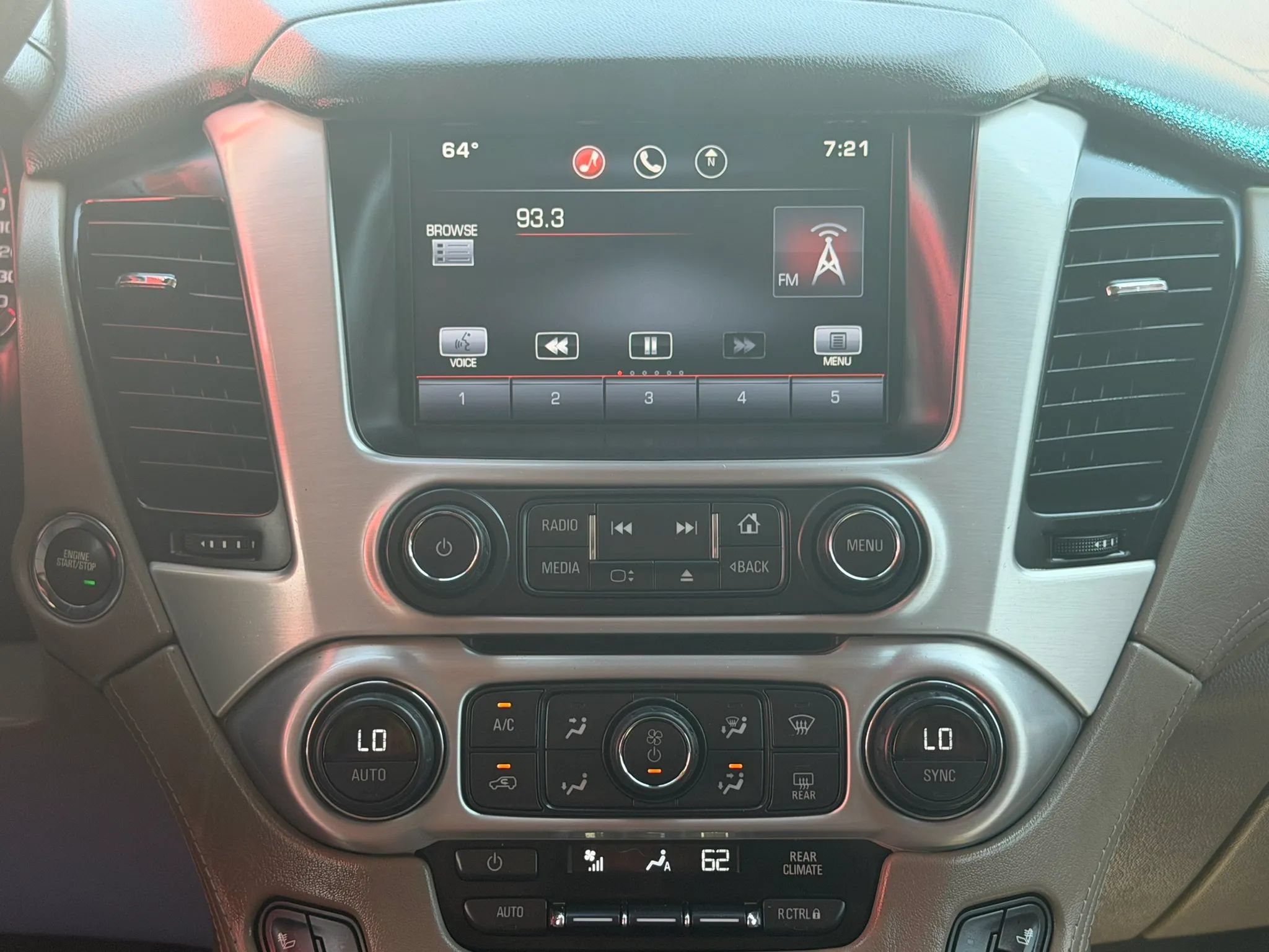 Used 2015 GMC Yukon XL SLT w/ Open Road Package AWD/4WD image 18