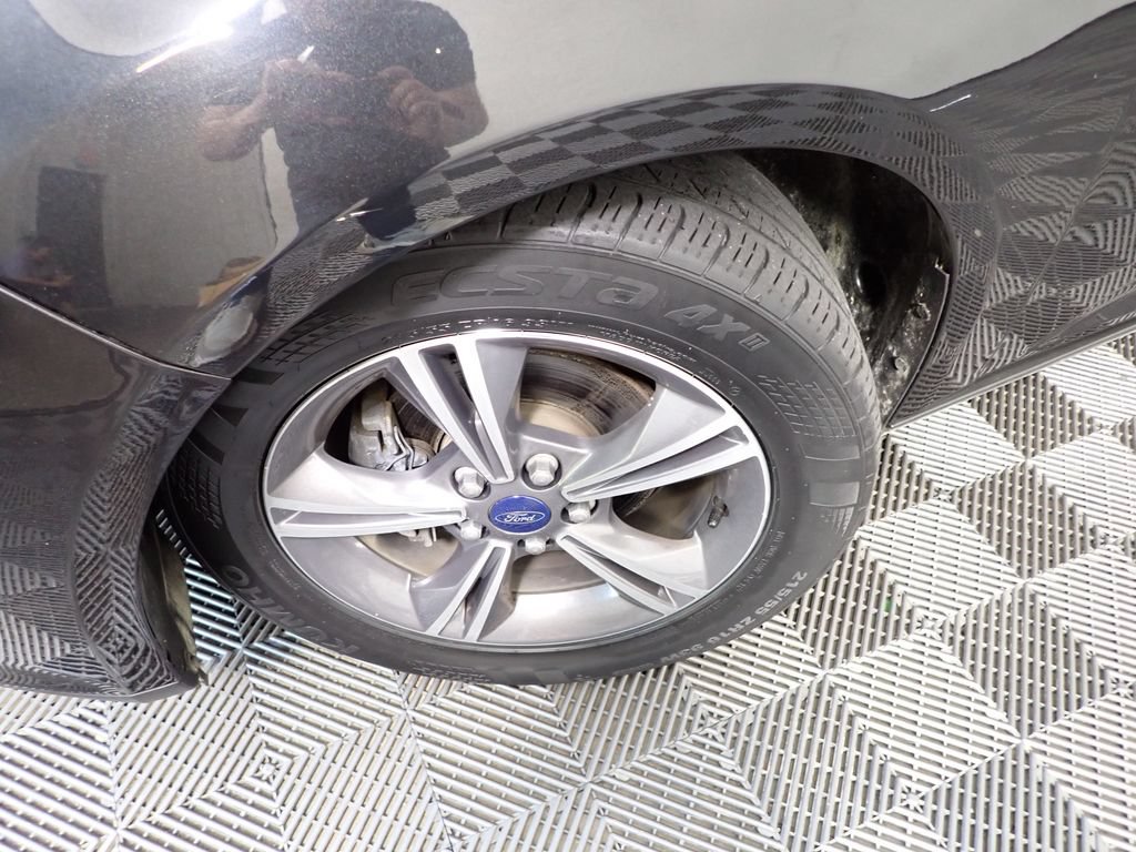 Used 2014 Ford Focus SE w/ SE Sport Package FWD image 38