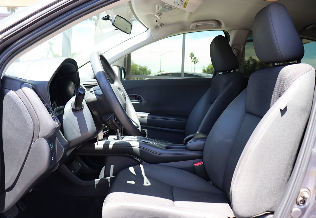 Used 2020 Honda HR-V LX image 38