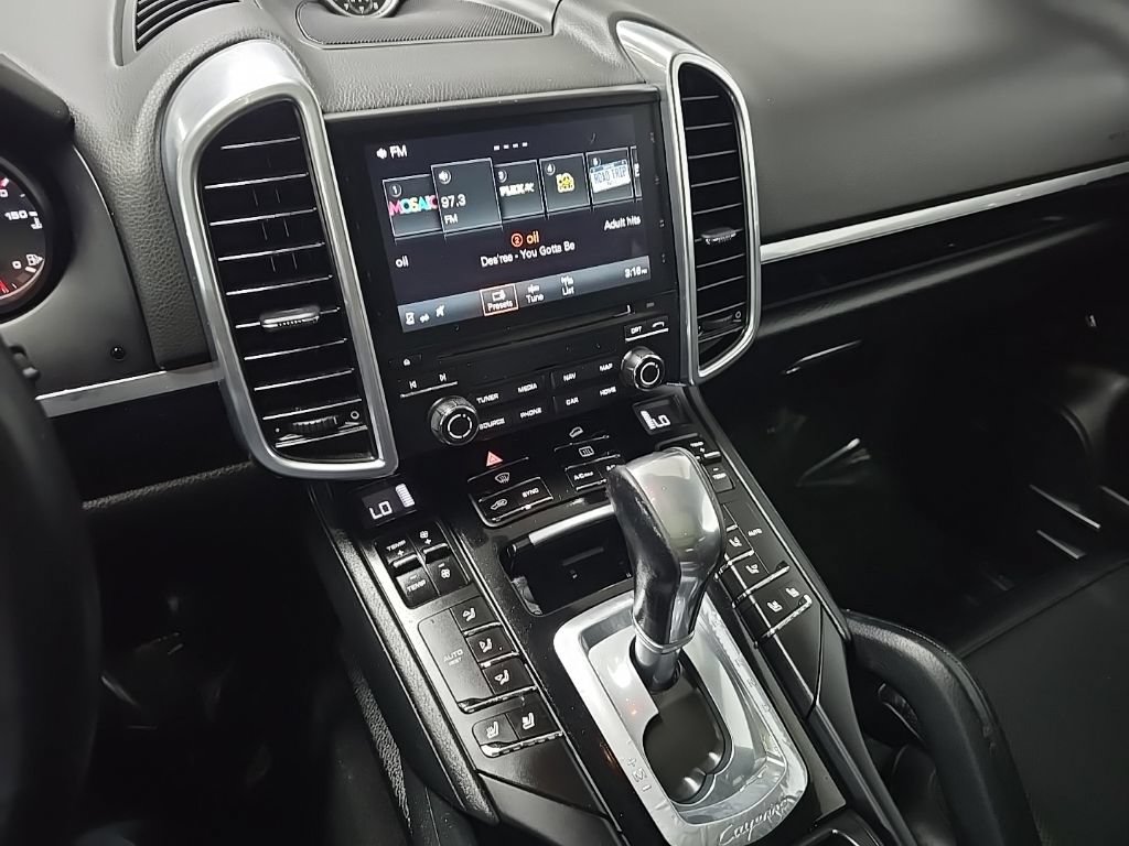 Used 2017 Porsche Cayenne Platinum Edition AWD/4WD image 27