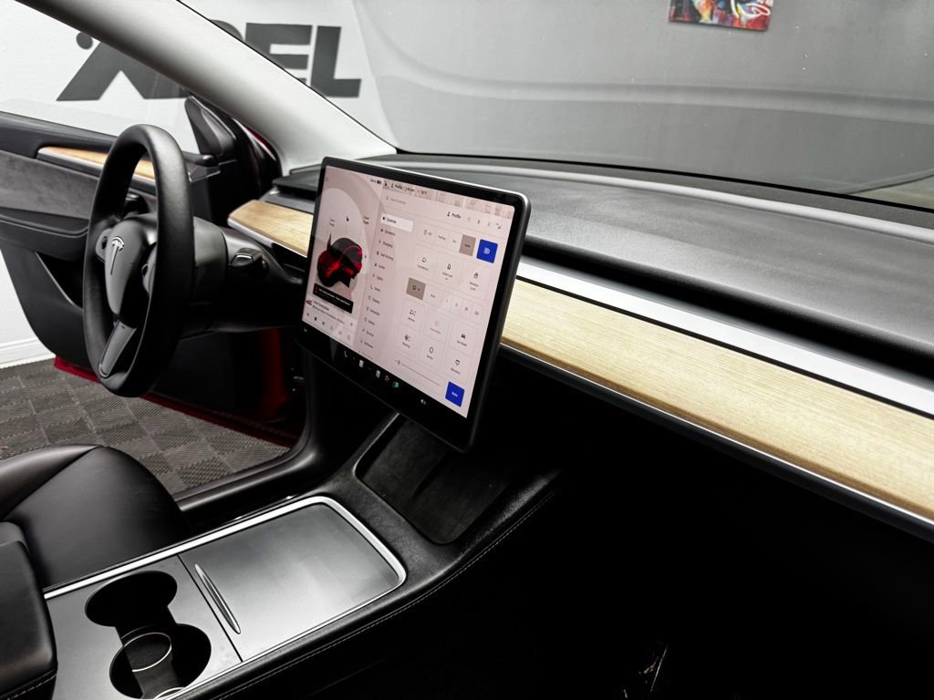 Used 2024 Tesla Model Y Long Range image 52