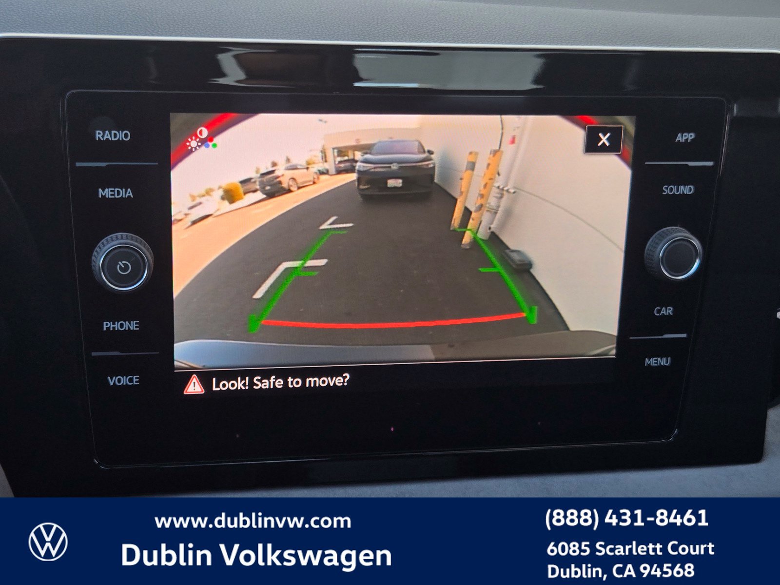 Certified 2025 Volkswagen Jetta SE FWD image 15