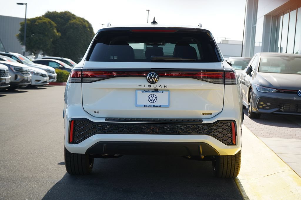 New 2026 Volkswagen Tiguan SE R-Line AWD/4WD image 4