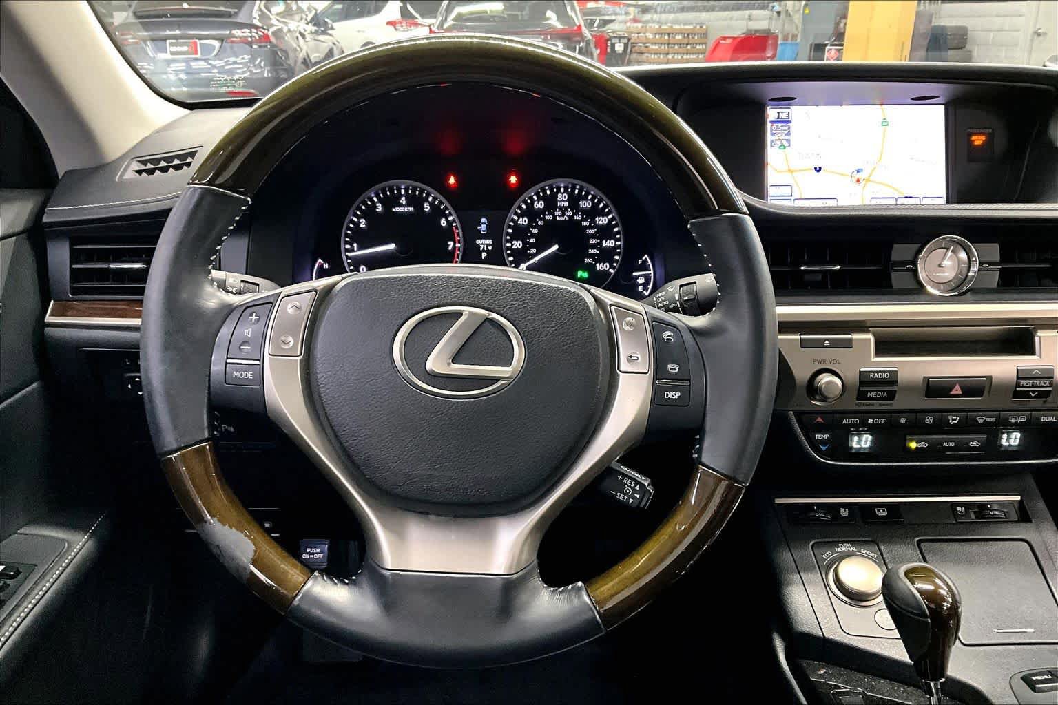 Used 2013 Lexus ES 350 w/ Luxury Pkg image 5