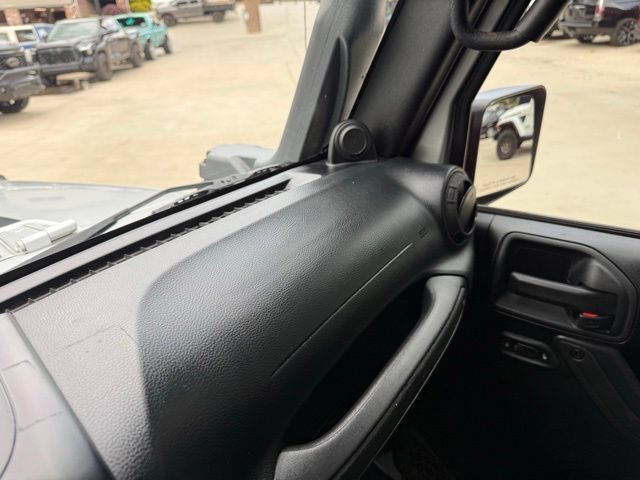 Used 2012 Jeep Wrangler Unlimited Sahara AWD/4WD image 45