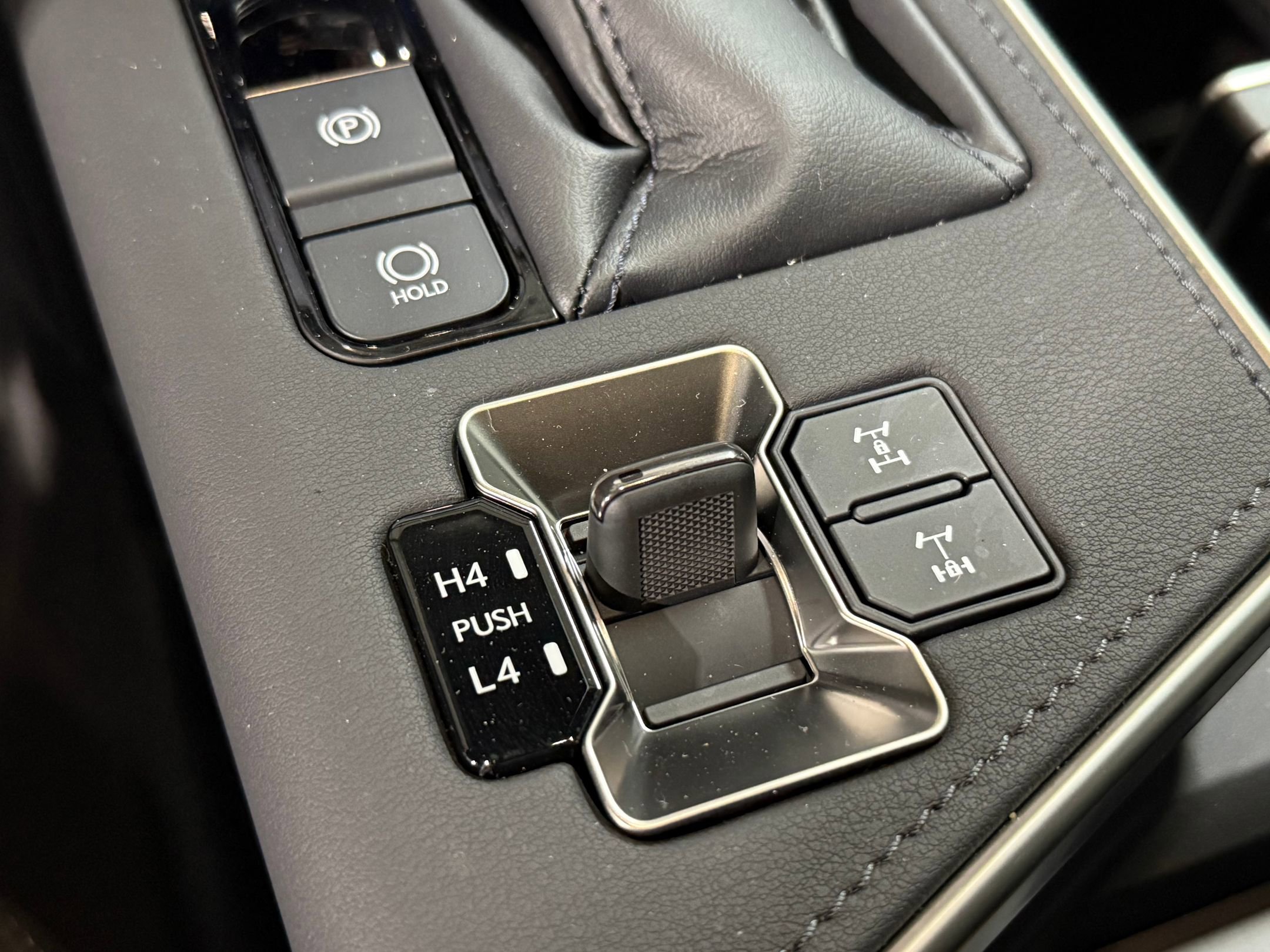 Used 2024 Lexus GX 550 image 32