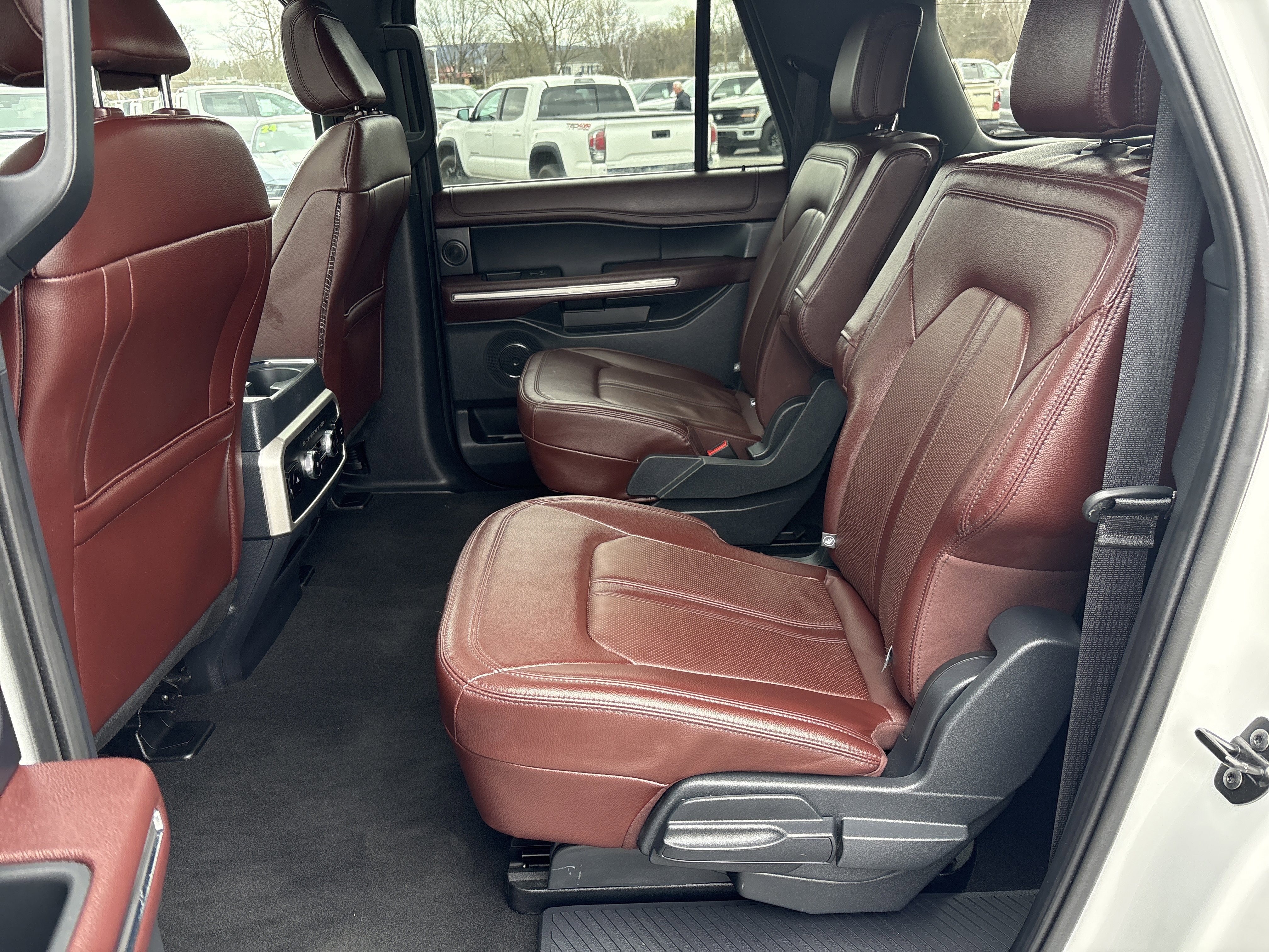 Used 2024 Ford Expedition Max Limited AWD/4WD image 14