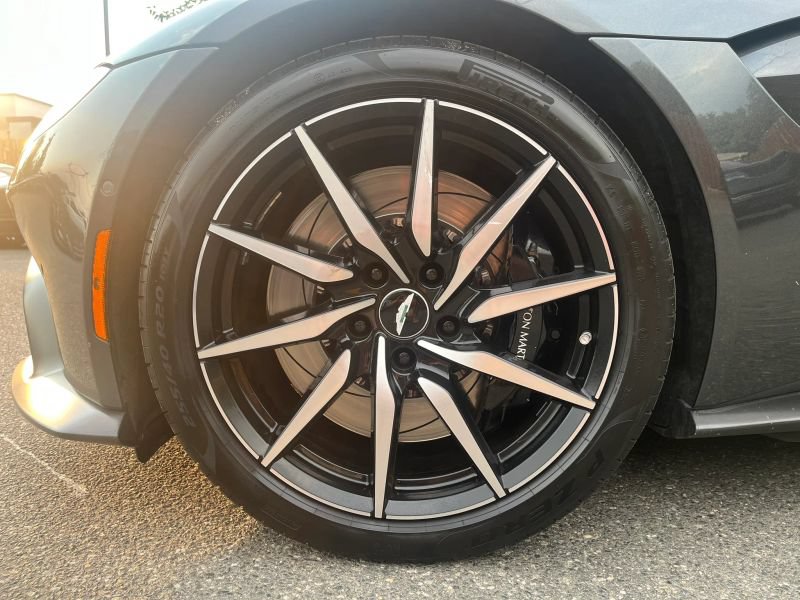 Used 2020 Aston Martin V8 Vantage Coupe RWD image 26