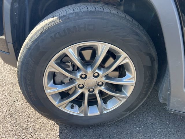 Used 2019 Jeep Cherokee Latitude Plus image 36
