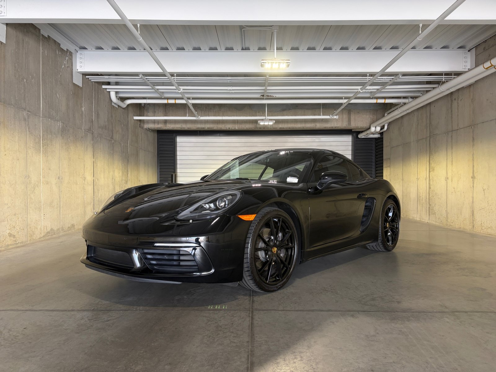 Certified 2025 Porsche 718 Cayman RWD image 1