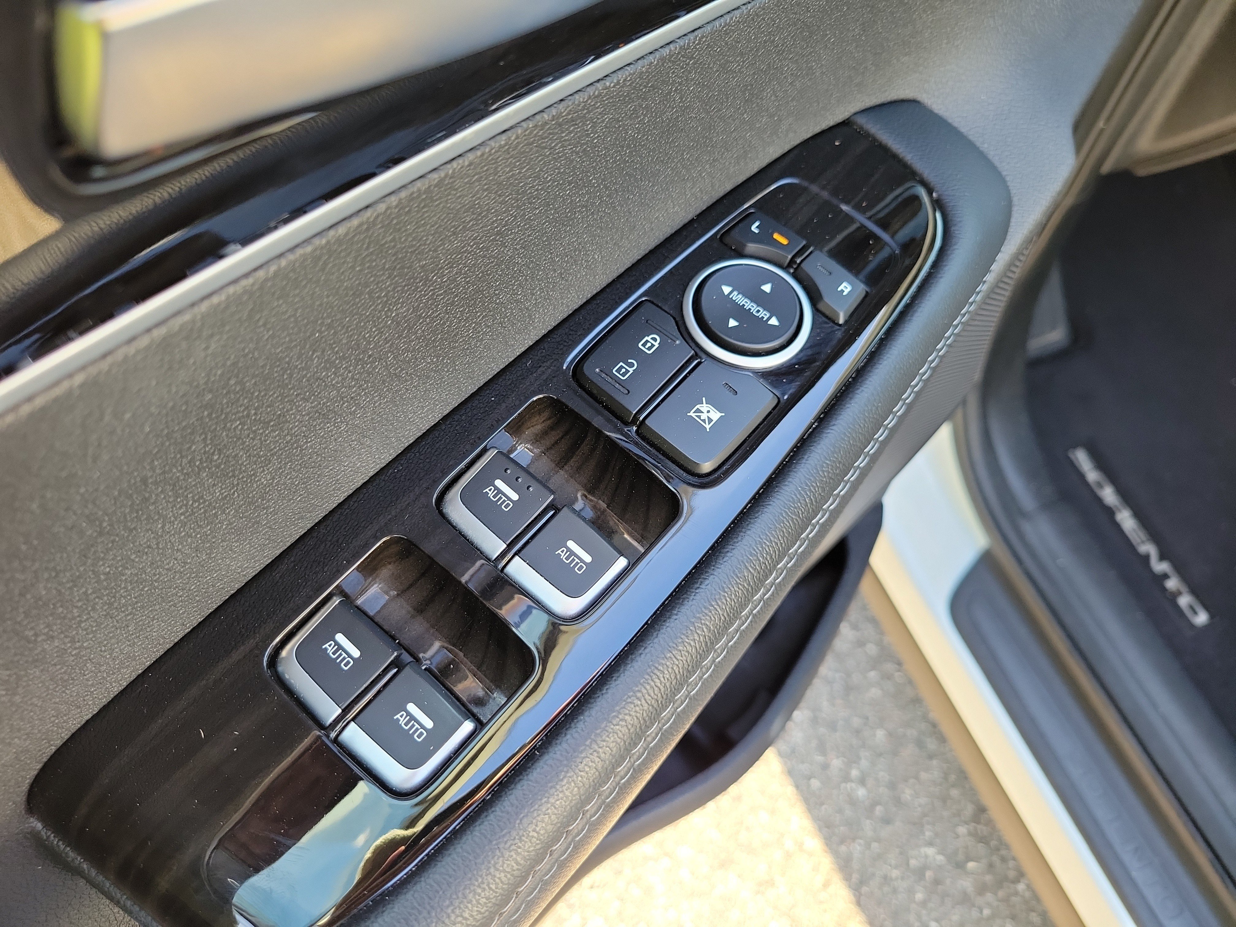 Used 2019 Kia Sorento EX AWD/4WD image 22