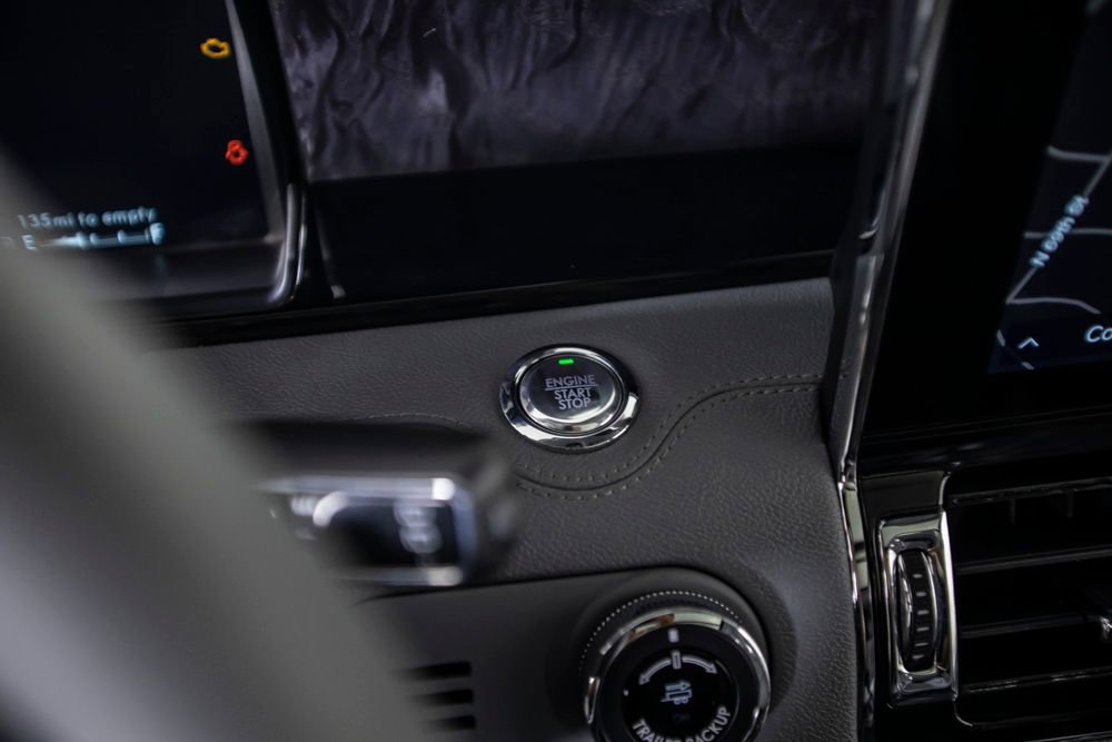 Used 2021 Lincoln Navigator Reserve AWD/4WD image 39