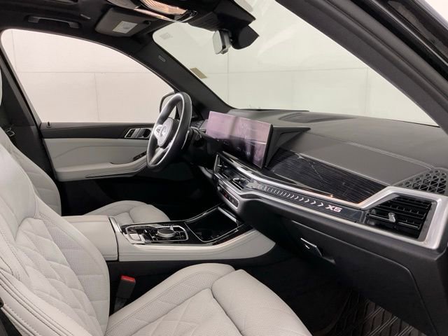 Certified 2024 BMW X5 xDrive40i w/ M Sport Package image 34