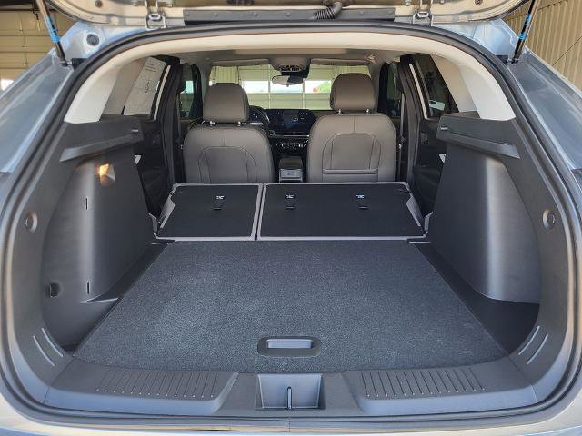 New 2026 Chevrolet Trax ACTIV w/ Sunroof Package FWD image 27