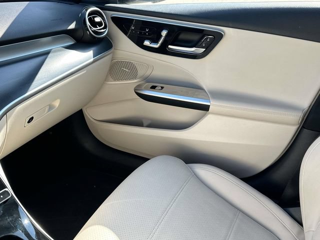 Used 2025 Mercedes-Benz C 300 4MATIC Sedan image 35