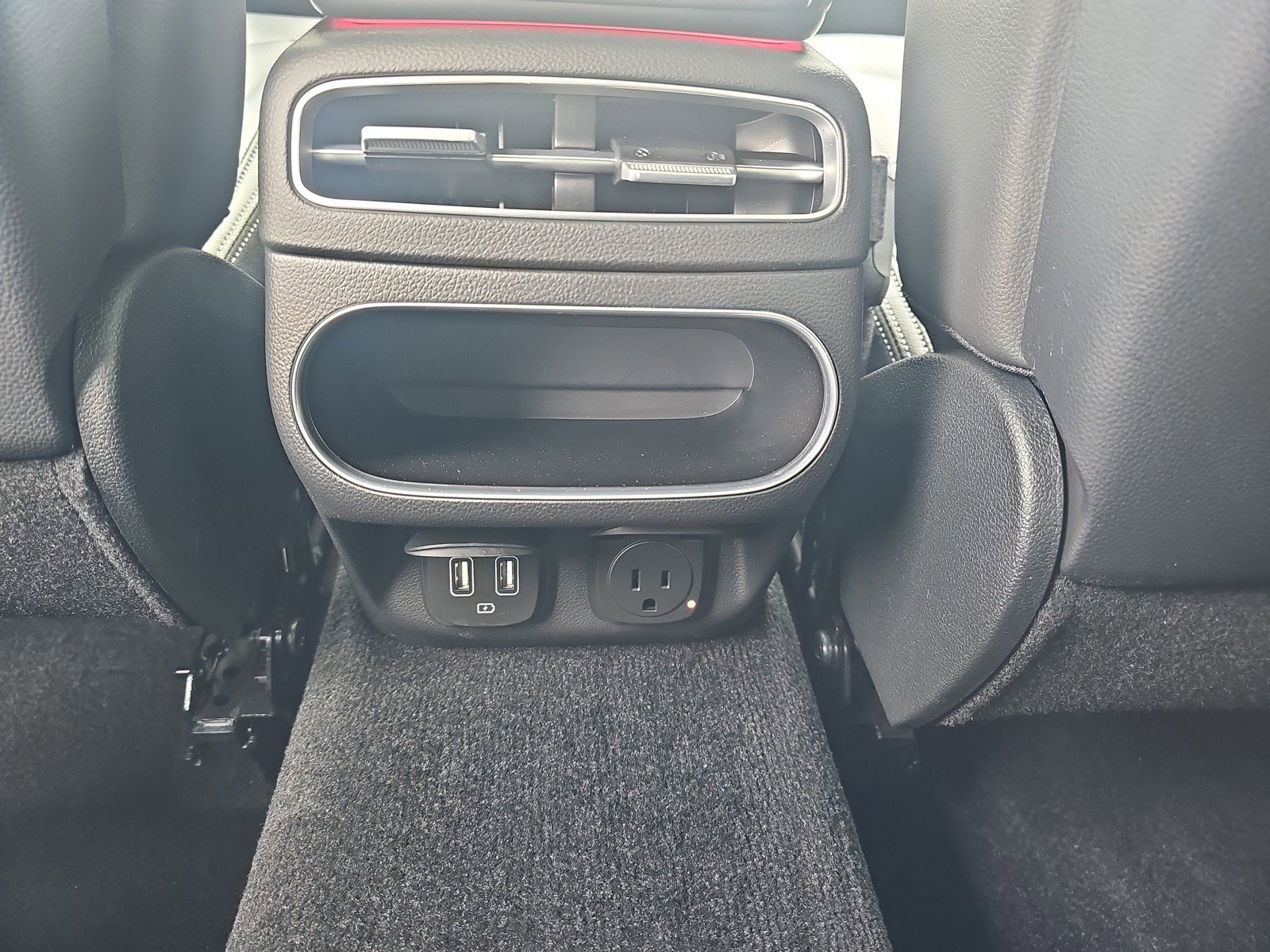 Used 2022 Genesis GV70 2.5T w/ Advanced Package image 34