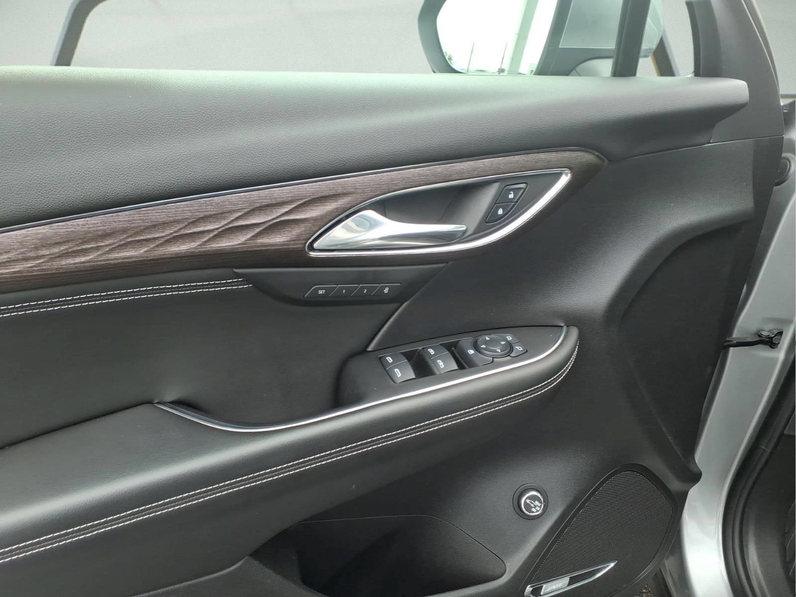Certified 2023 Buick Envision Avenir AWD/4WD image 9