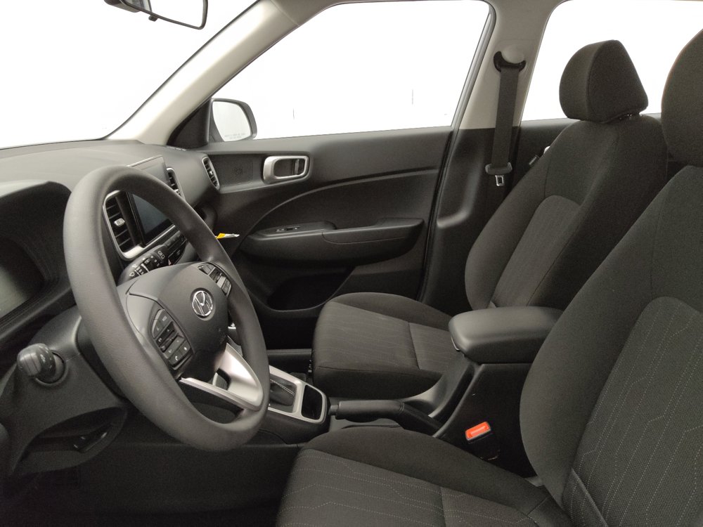 Used 2025 Hyundai Venue SE FWD image 17