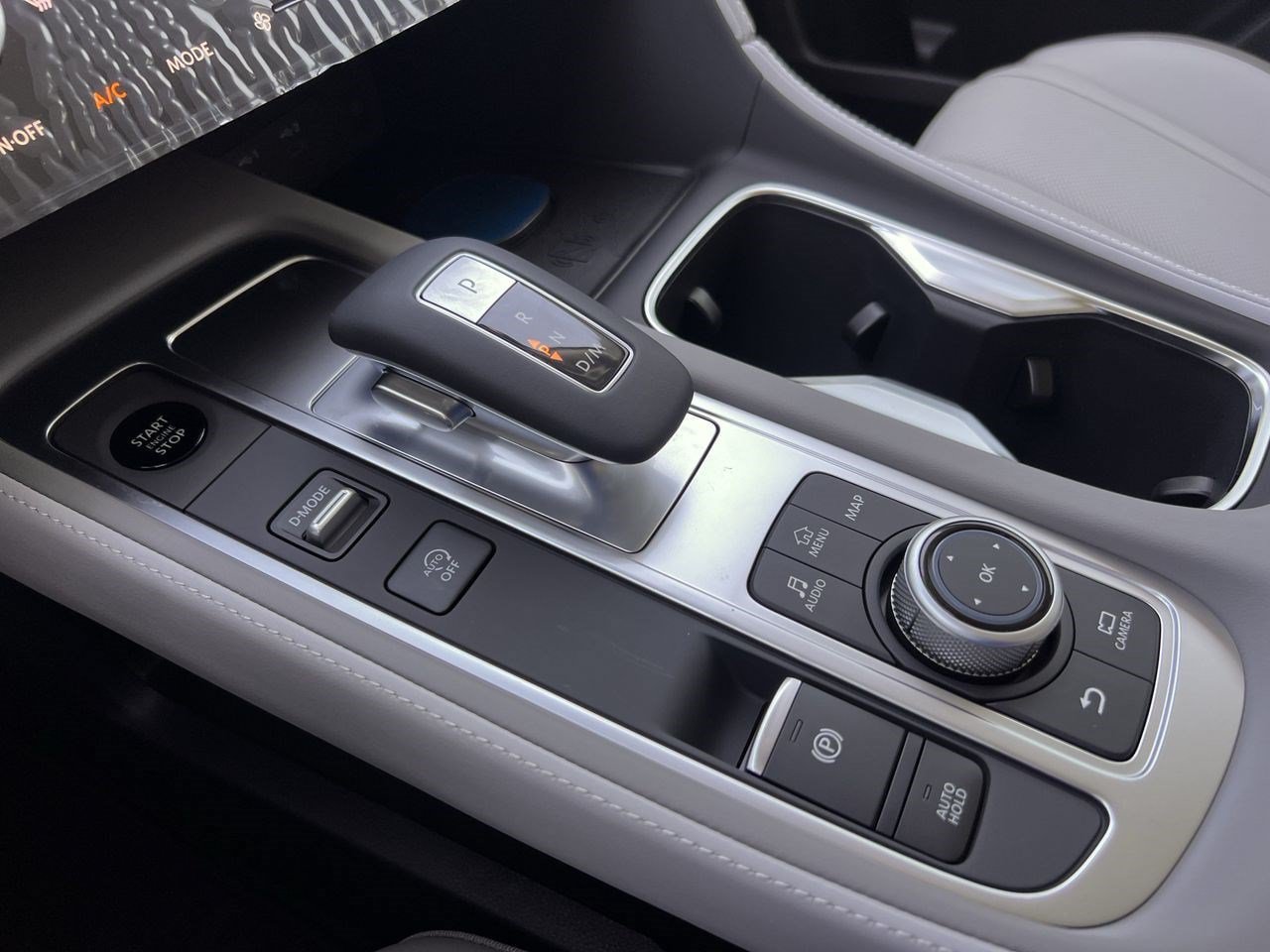 New 2027 INFINITI QX60 Luxe FWD image 17