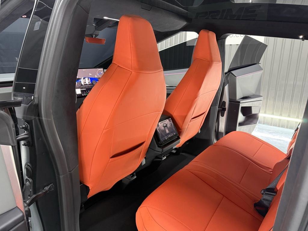 Used 2024 Tesla Cybertruck AWD Crew Cab image 25