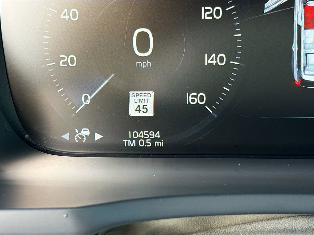 Used 2018 Volvo XC90 T6 Momentum w/ Convenience Package image 42