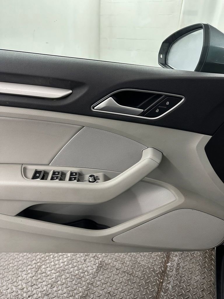 Used 2016 Audi A3 2.0T Premium w/ Audi MMI Navigation Plus image 9